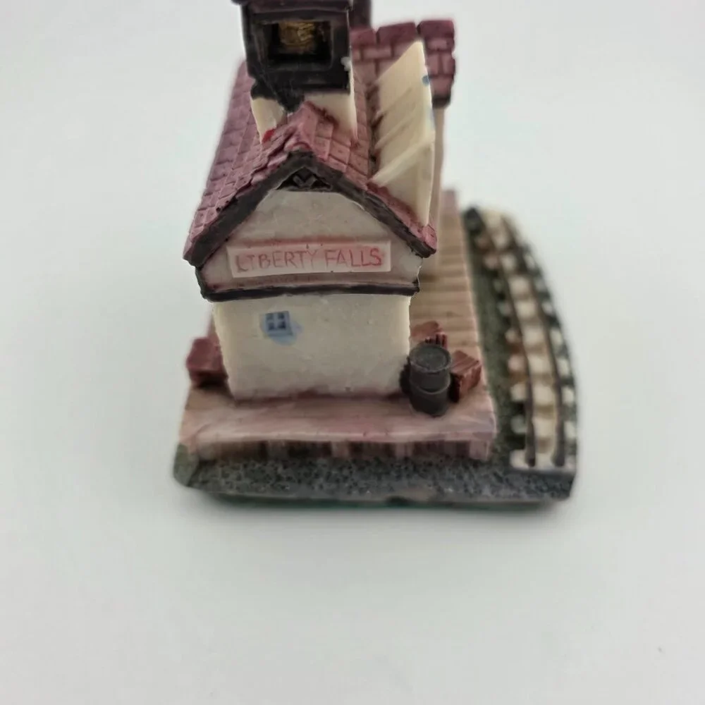 1991 Liberty Falls‎ International Resourcing Services Train Station Miniature